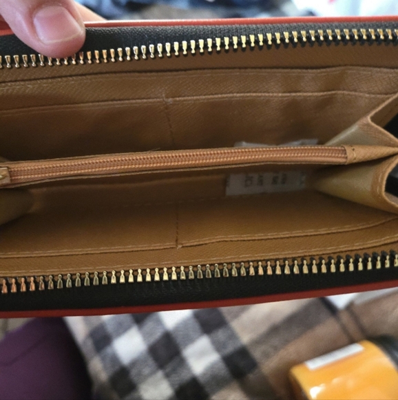 Wallets - Picture 5 of 7